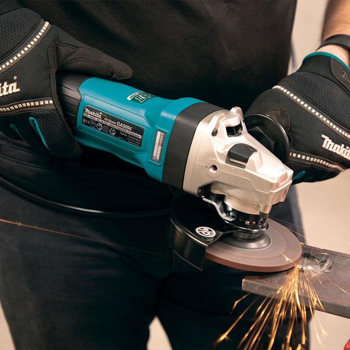 Makita GA5094 125mm (5") Angle Grinder, 1900W, Active Feedback sensing Technology (AFT), Anti-Restart Protection, Soft Start, SJSII, Anti-Vibration Handle, Mechanical Brake demo